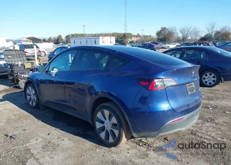 2023 Tesla Model Y Awd/Long Range Dual Motor All-Wheel Drive z USA, uszkodzony, nr VIN 7SAYGAEE6PF683829